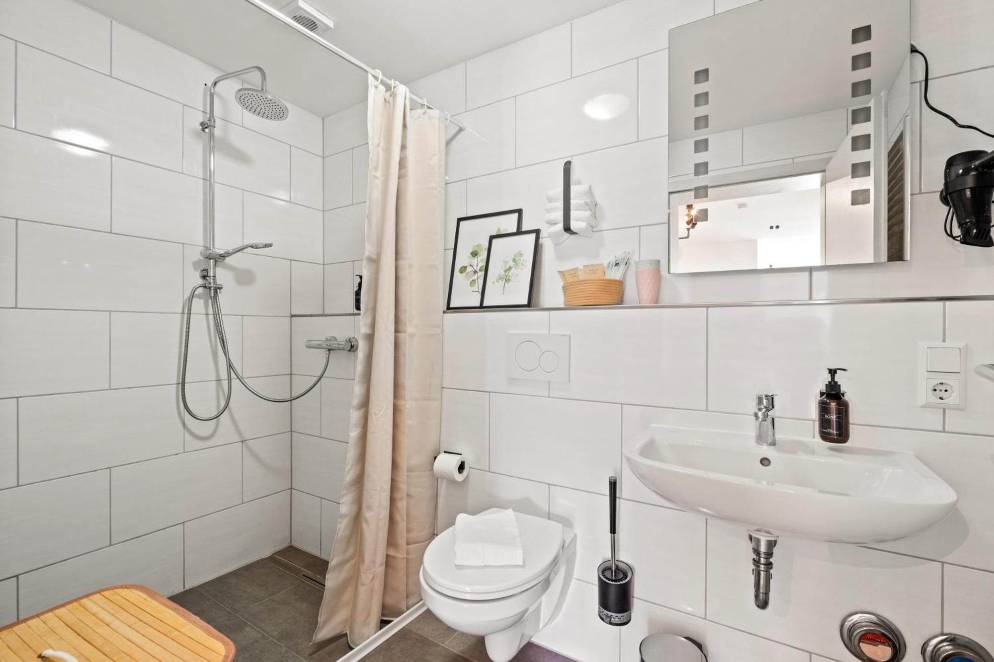 Greenhouse Living Apartment Fagus Mit Terrasse Und Feuerstelle - 6 Minuten Nach Winterberg - 4 Minuten Zur Ruhrquelle - Wandern - Mountainbike Fahren - Reisen Mit Hund & Natur Geniessen Medebach Esterno foto